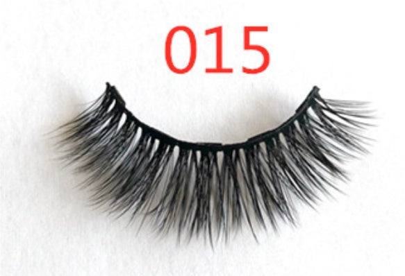 Pair Of False Eyelashes With Magnets In Fashion