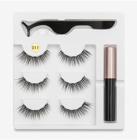 Pair Of False Eyelashes With Magnets In Fashion